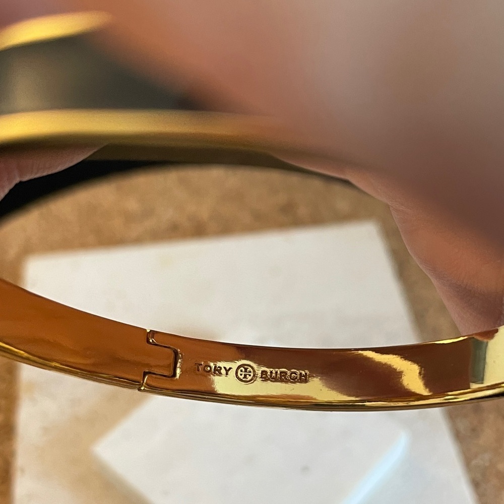 Tory Burch Chic Black and Gold Women's Bangle Watch - Picture 3 of 3